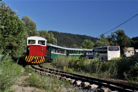 Rába s podvečerním vlakem míří do Chvatimechu, Autor: David Holbík